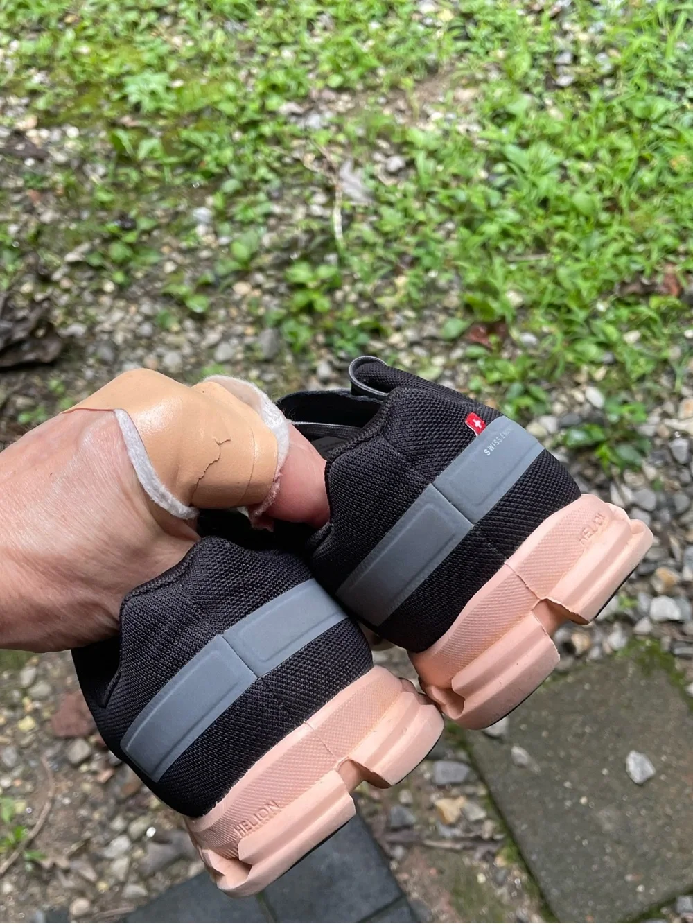 On CloudFlow Running Shoes Size 8.5